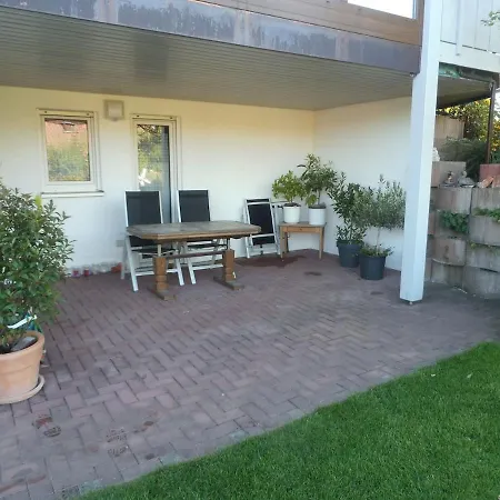 Mit Entspannungserlebnis Im Garten Mit Terrasse 公寓